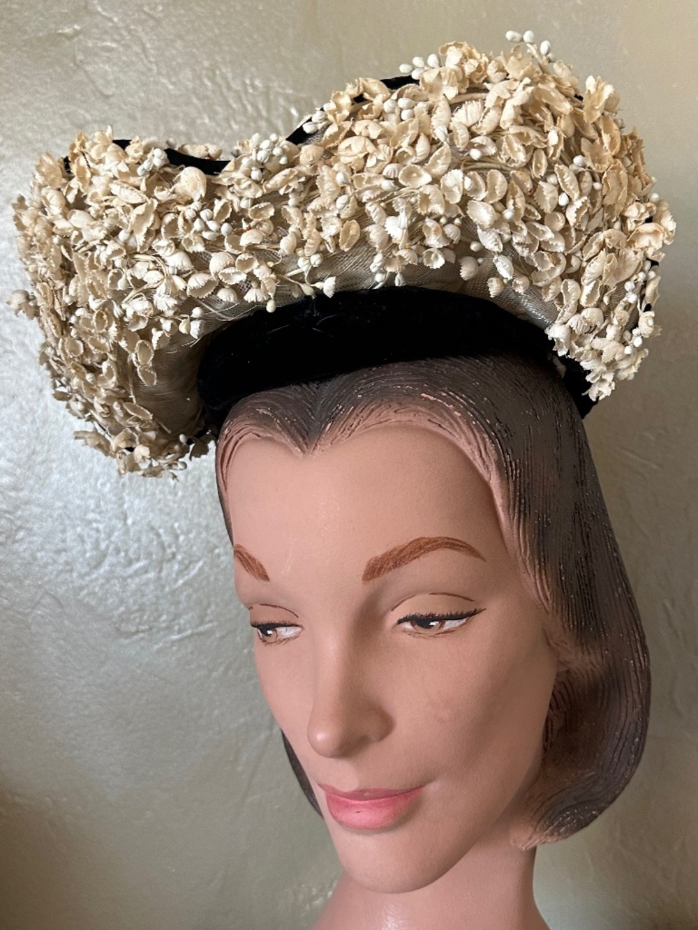 DAINTY 1930's BLACK VELVET HALO HAT WITH TINY LILIES OF THE VALLEY
